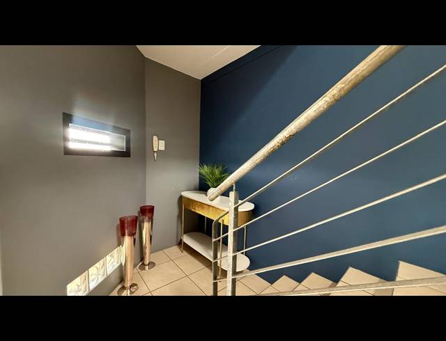 3 BEDROOM APARTMENT TO LET IN ESSENWOOD